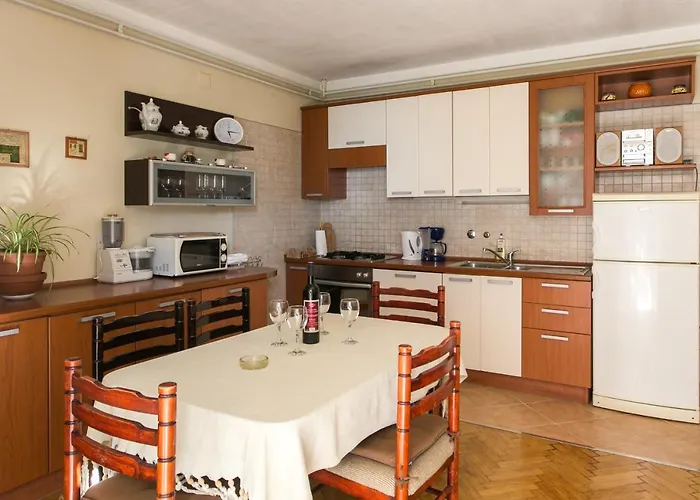 Miljan Popovic Apartment